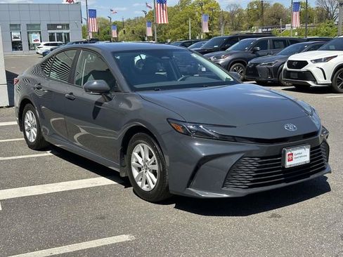 Used 2025 Toyota Camry LE w/ Convenience Package FWD image 1