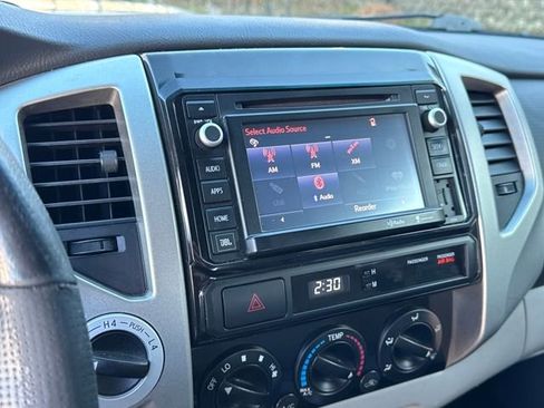 Used 2014 Toyota Tacoma 4x4 Double Cab w/ TRD Sport Package image 17