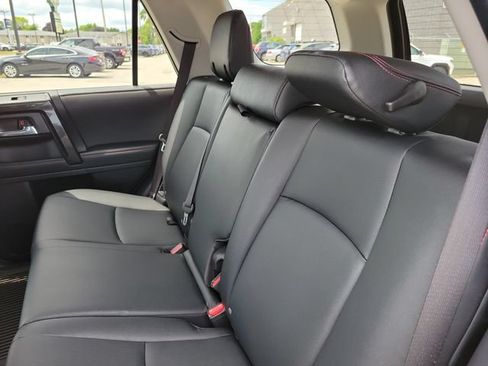 Used 2024 Toyota 4Runner TRD Off-Road Premium AWD/4WD image 27