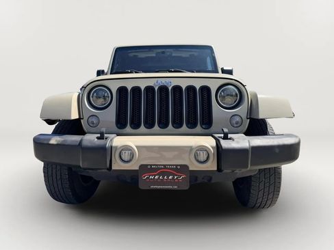 Used 2017 Jeep Wrangler Unlimited Sahara w/ Connectivity Group AWD/4WD image 5