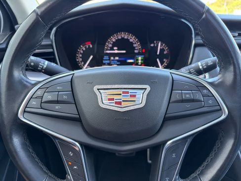 Used 2019 Cadillac XT5 Luxury FWD image 26