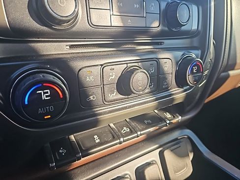 Used 2015 Chevrolet Silverado 1500 High Country w/ High Country Premium Package image 26