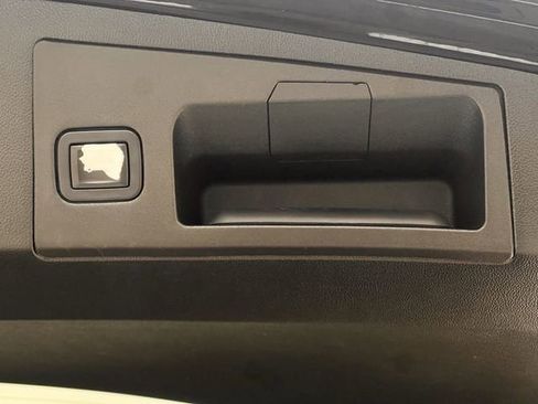 Used 2018 Cadillac XT5 Premium Luxury image 27