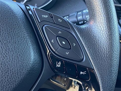 Certified 2020 Toyota C-HR LE image 25