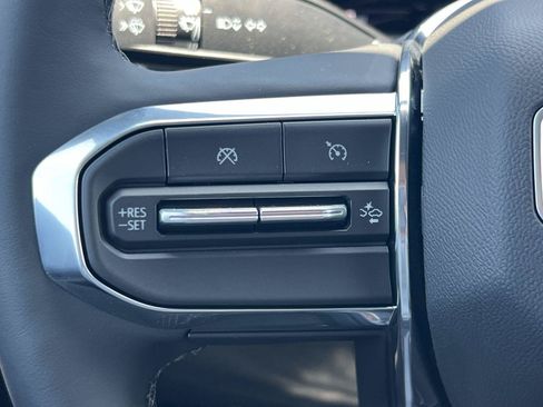 New 2026 GMC Canyon Elevation w/ LPO, Black Badging Package RWD image 13