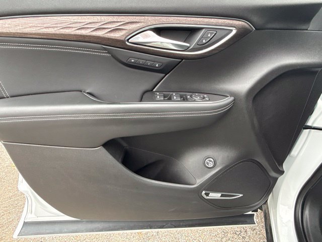Certified 2022 Buick Envision Avenir w/ Technology Package II FWD image 13