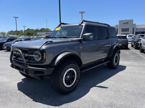 Used 2023 Ford Bronco Outer Banks w/ Sasquatch Package AWD/4WD image 9
