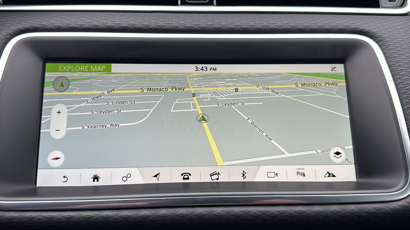 Used 2020 Land Rover Range Rover Evoque S AWD/4WD image 23