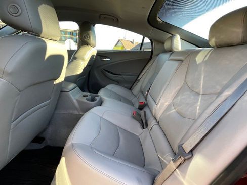 Used 2017 Chevrolet Volt LT w/ Comfort Package image 18