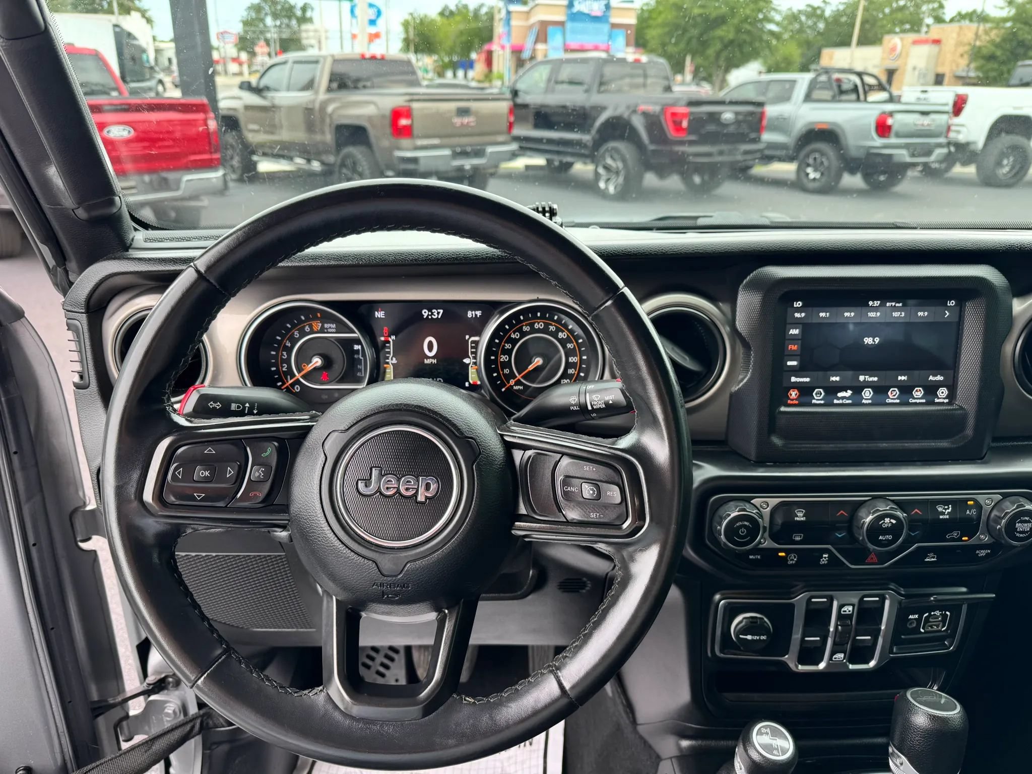 Used 2021 Jeep Gladiator Sport AWD/4WD image 11