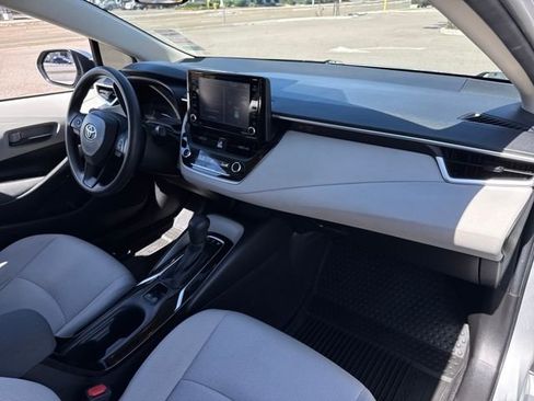 Used 2022 Toyota Corolla LE image 20