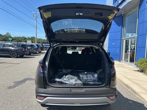 New 2025 Hyundai Tucson Limited image 38