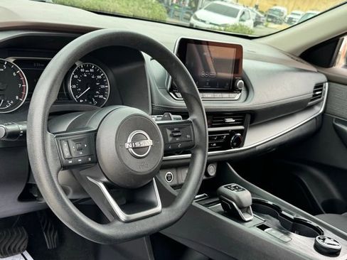 Used 2023 Nissan Rogue S image 20