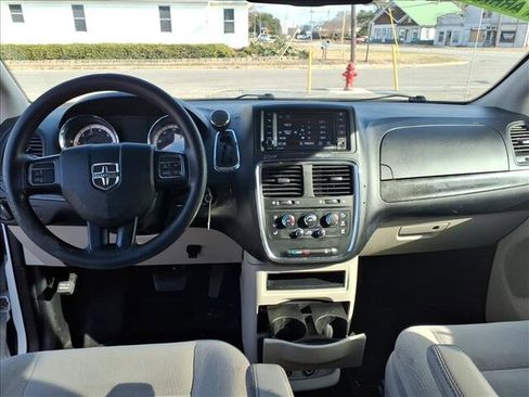 Used 2019 Dodge Grand Caravan SE image 19