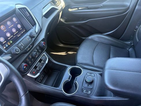 Used 2024 GMC Terrain SLT AWD/4WD image 44