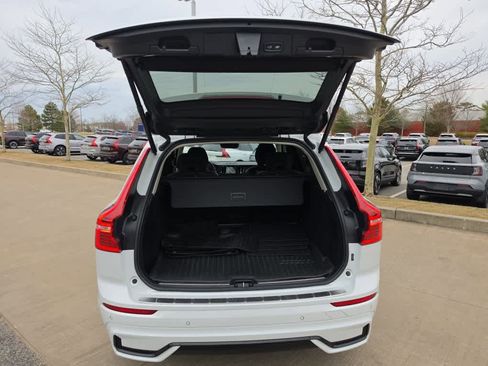 Used 2023 Volvo XC60 B5 Plus w/ Climate Package image 6