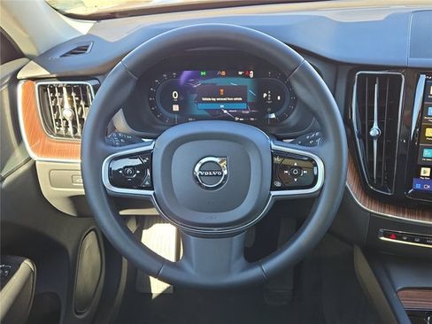 Used 2023 Volvo XC60 B5 Plus AWD/4WD image 42