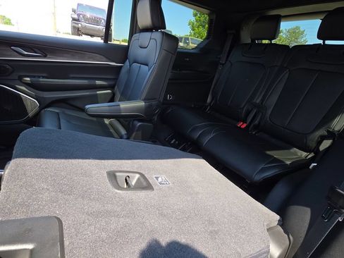 New 2026 Jeep Grand Cherokee L Limited AWD/4WD image 21