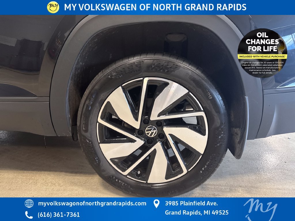 Used 2024 Volkswagen Atlas SE AWD/4WD image 33