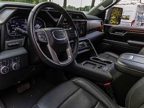 Used 2024 GMC Sierra 2500 Denali w/ Denali Reserve Package image 7