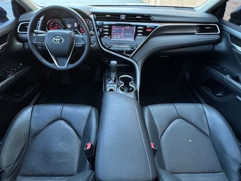Used 2018 Toyota Camry XSE image 12