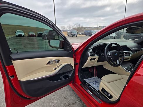 Used 2021 BMW 330i xDrive Sedan w/ Convenience Package image 12