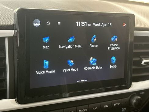 Used 2023 Hyundai Venue Limited w/ Cargo Package FWD image 18