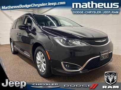 Used 2017 Chrysler Pacifica Touring-L