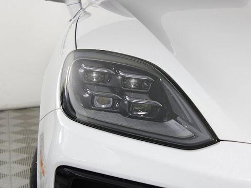 New 2026 Porsche Cayenne Coupe image 11