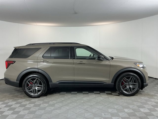 Used 2026 Ford Explorer ST w/ Sun And Sound Package AWD/4WD image 4
