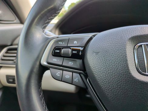 Used 2020 Honda Accord Touring image 23