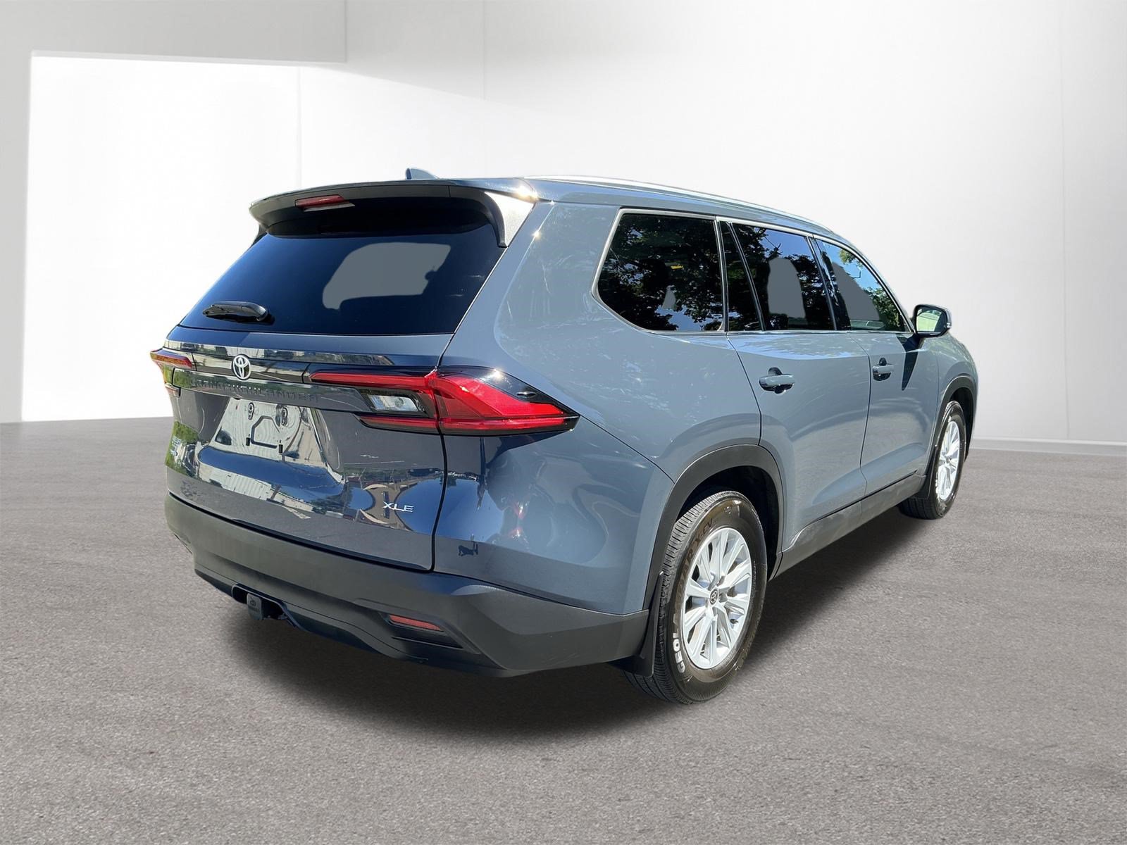 Used 2024 Toyota Grand Highlander AWD image 3