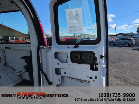 Used 2016 Chevrolet Express 2500 image 25