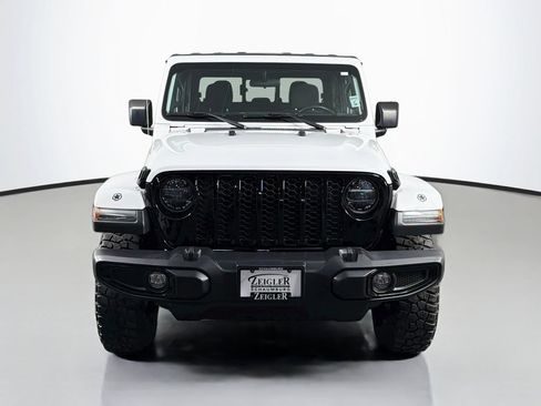 Used 2022 Jeep Gladiator Sport AWD/4WD image 2