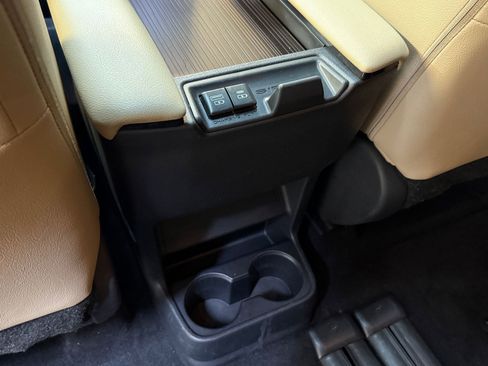 Used 2021 Toyota Sienna XLE image 38