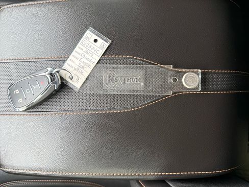 Used 2019 Chevrolet Traverse Premier w/ Redline Edition image 28