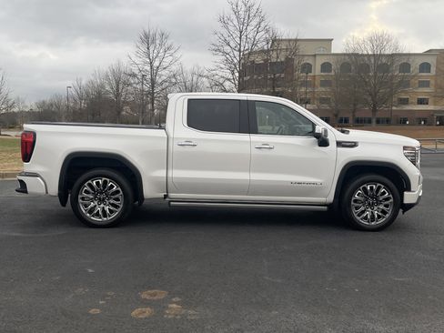 Used 2024 GMC Sierra 1500 Denali Ultimate image 10