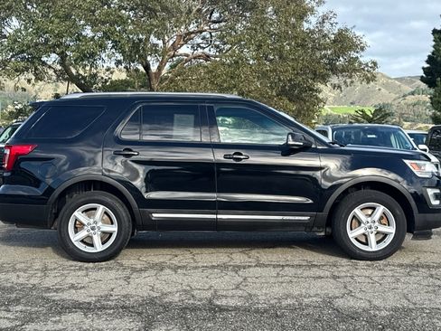 Used 2016 Ford Explorer XLT w/ Equipment Group 202A image 3