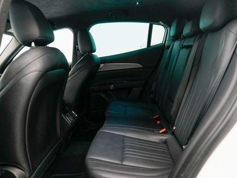 Used 2024 Maserati Grecale GT image 27