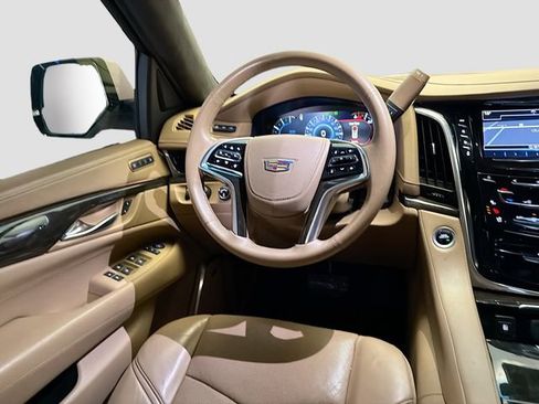 Used 2018 Cadillac Escalade ESV Platinum image 24