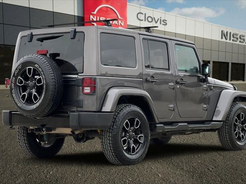 Used 2017 Jeep Wrangler Unlimited Sahara image 3