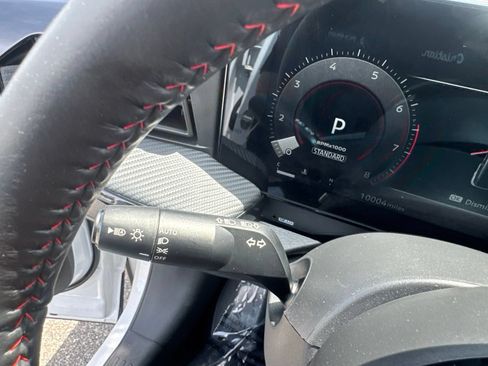 Used 2025 Nissan Kicks SR AWD/4WD image 22