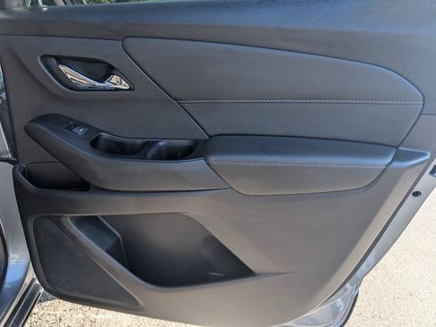 Used 2020 Chevrolet Traverse LS FWD image 37