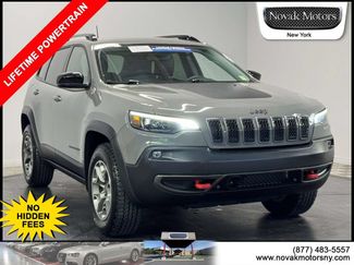 Used 2022 Jeep Cherokee Trailhawk w/ Premium Leather Package AWD/4WD video 1