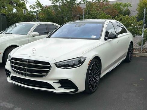 Used 2022 Mercedes-Benz S 580 4MATIC Sedan image 2