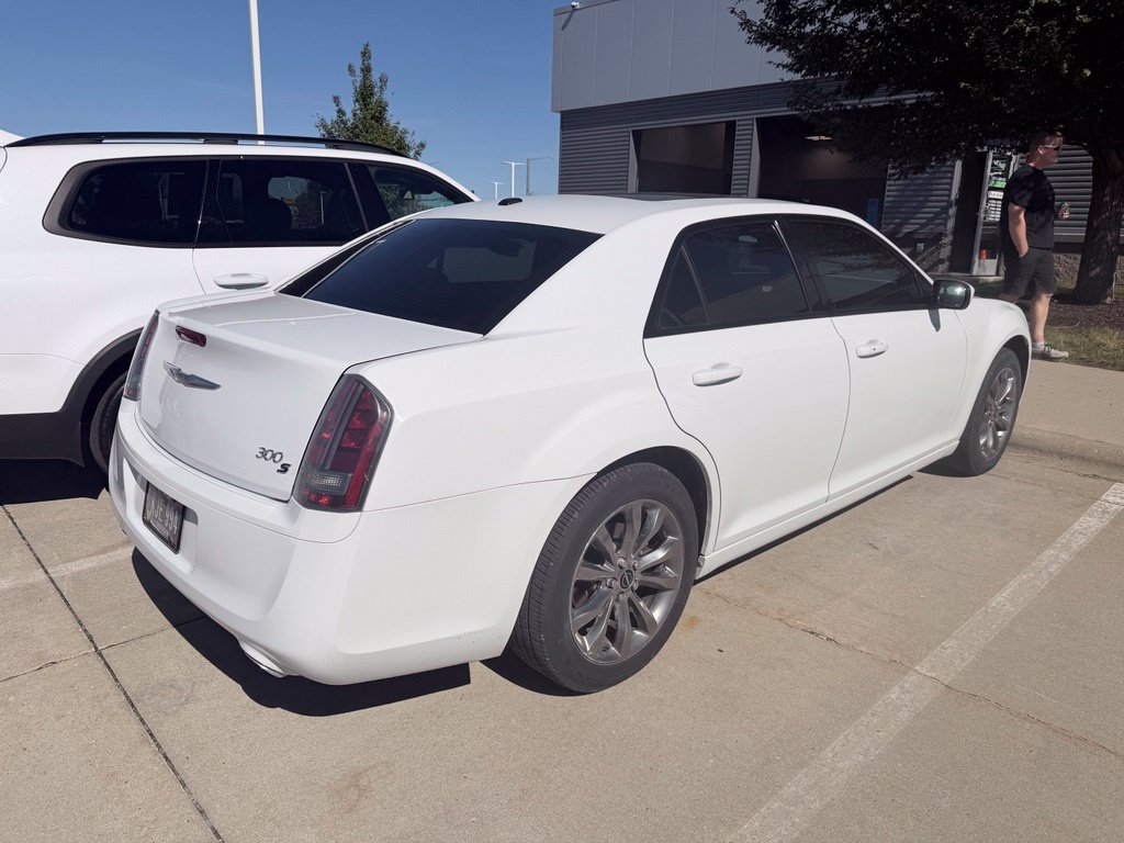 Used 2014 Chrysler 300 S AWD/4WD image 7