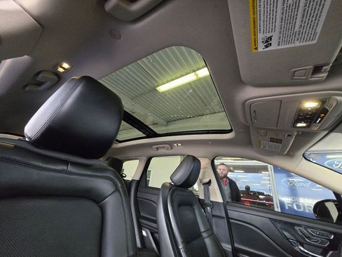 Used 2023 Lincoln Corsair AWD w/ Equipment Group 101A image 25