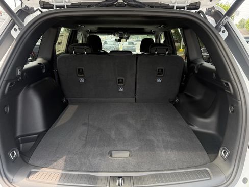 New 2026 Jeep Grand Cherokee Laredo X RWD image 32