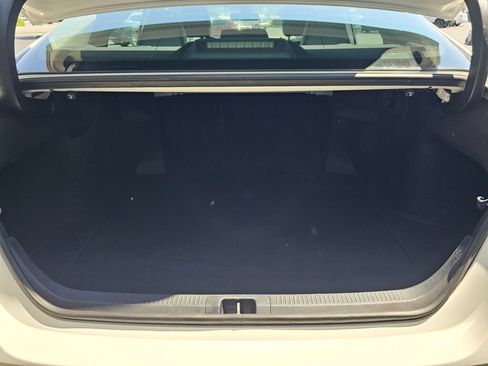 Used 2022 Toyota Camry SE FWD image 15