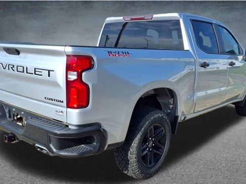 Used 2021 Chevrolet Silverado 1500 Custom Trail Boss w/ LPO, Dark Essentials Package AWD/4WD image 7